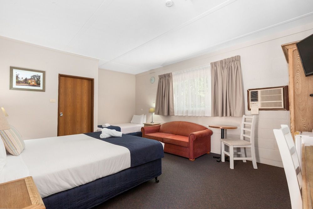 Gulgong Motel Standard Room, Non Smoking (King and Single room) 2