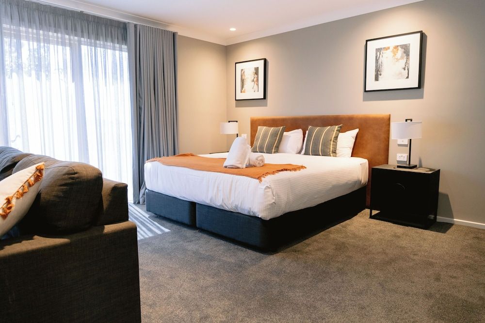 Deluxe Spa Suite