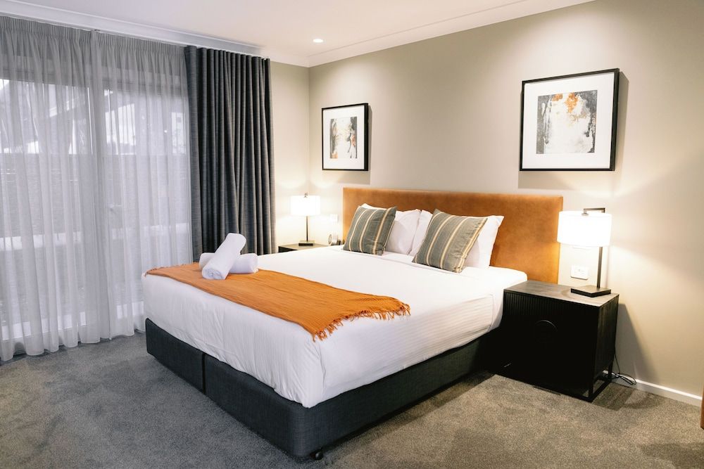 Corner Spa Suite