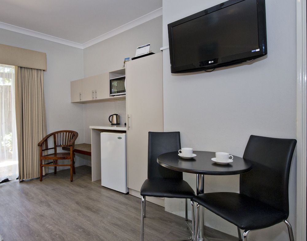 Vintages Accommodation Standard Double or Twin Room, 1 Bedroom, Kitchenette 4