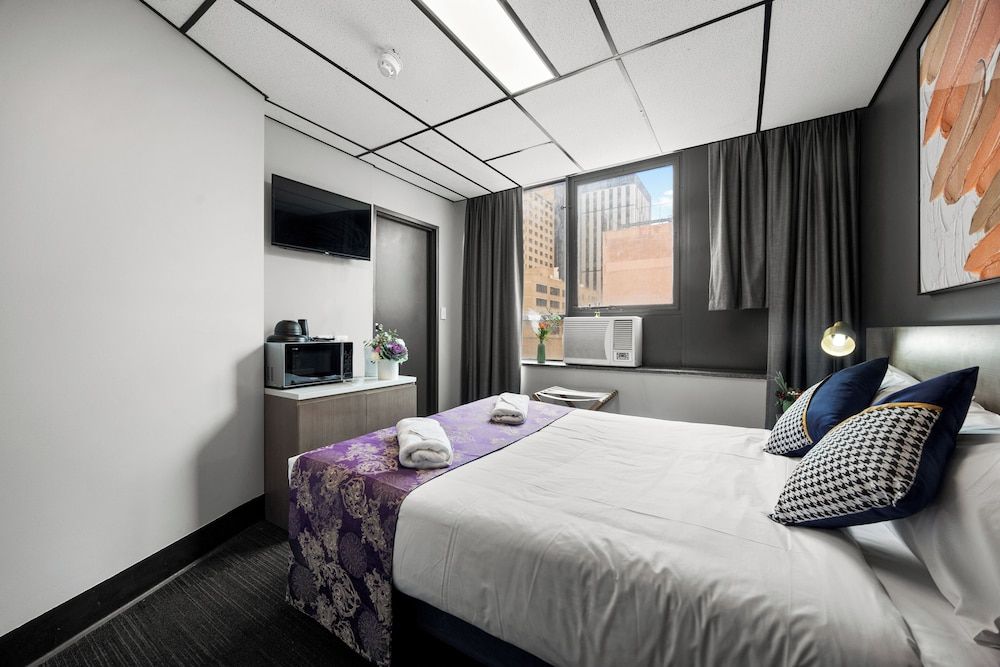 Standard Room, 1 Queen Bed