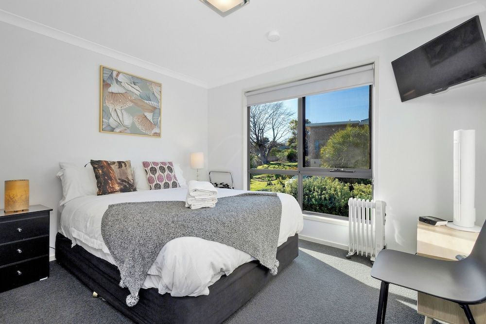 Madsen Retreat Deluxe Family Spa Suite 4