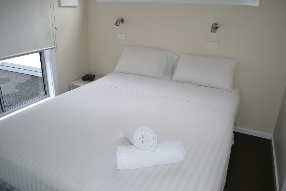 One Bedroom Deluxe Cabin