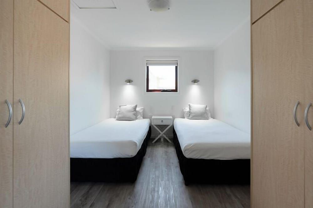 Adelaide Caravan Park Villa, 2 Bedroom (Sleeps 4) 2