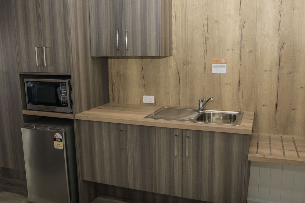 The Club Motor Inn Chinchilla Luxury Unit with 3 beds and private Spa 2