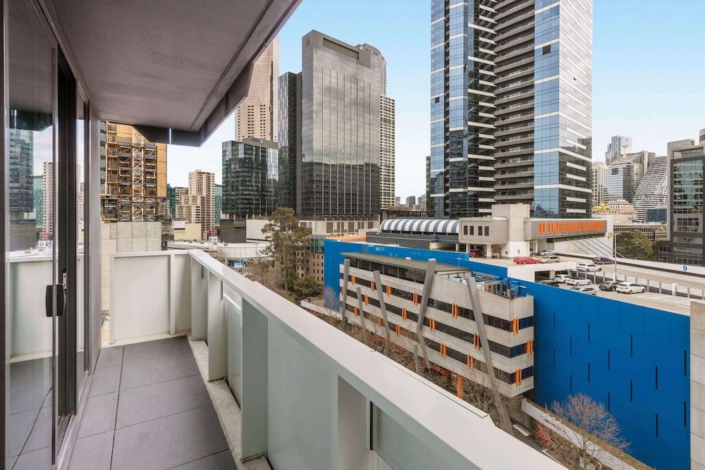 Oaks Melbourne Southbank Suites 2 Bedroom Apartment (No Housekeeping) 4