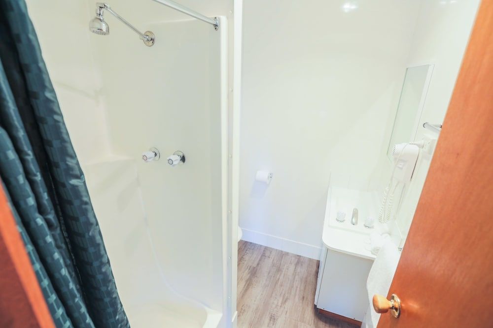 BIG4 Melbourne Holiday Park One Bedroom Cottage - Four Berth 6