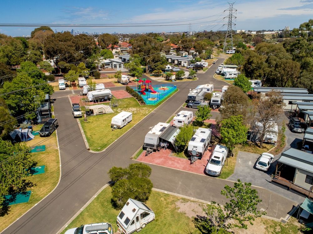 BIG4 Melbourne Holiday Park One Bedroom Cottage - Four Berth 4