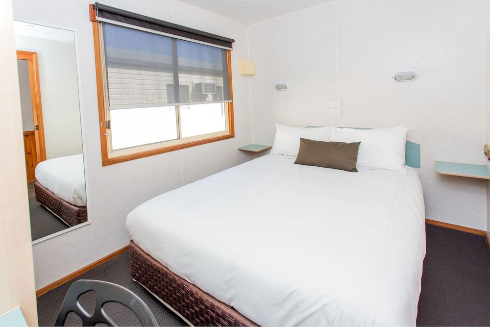 BIG4 Melbourne Holiday Park Three Bedroom Villa