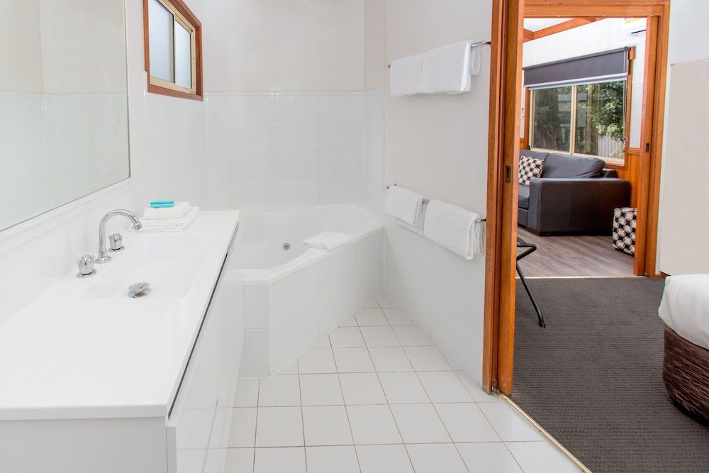 One Bedroom Spa Cottage