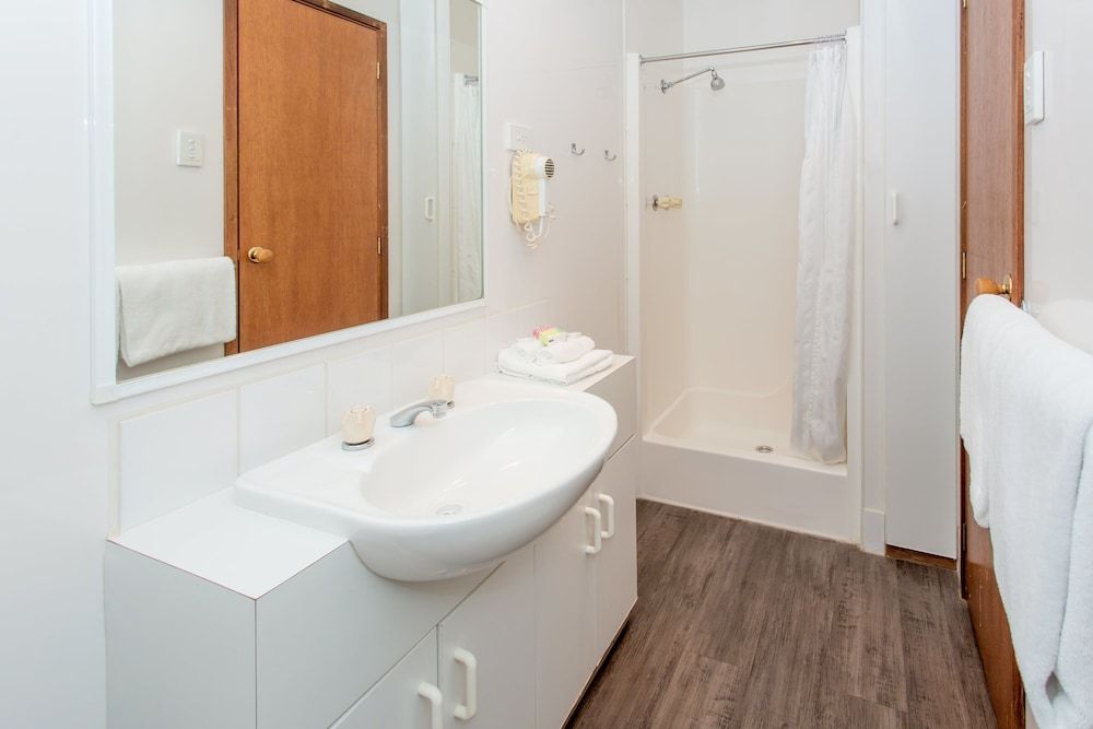 BIG4 Melbourne Holiday Park One Bedroom Cottage - Four Berth 7