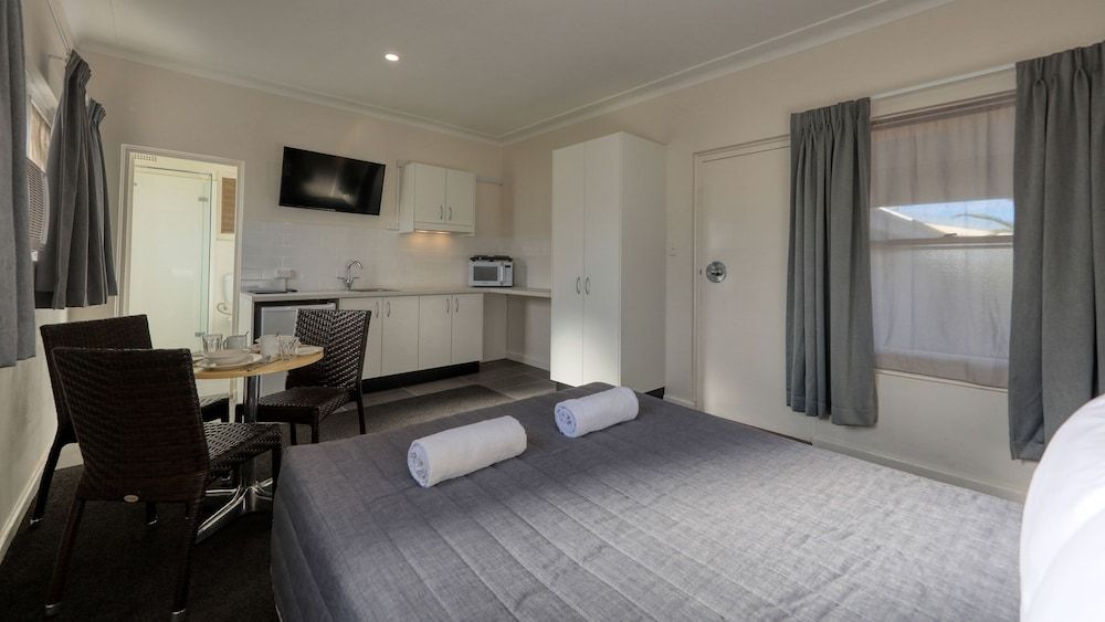 Cowra Motor Inn Standard Room, Non Smoking (Budget Room)