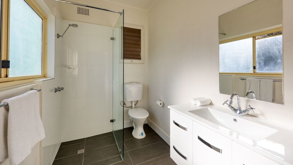 Cowra Motor Inn Standard Room, Non Smoking (Budget Room) 3