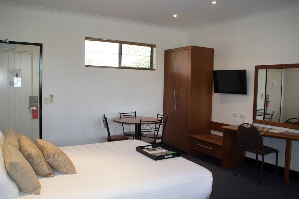 Gladstone Capricorn Apartments Studio Queen 3