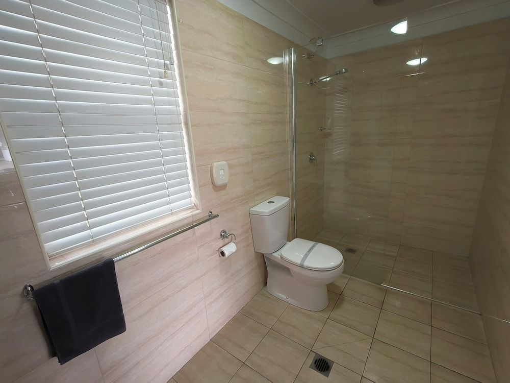 Gunnedah Lodge Motel Deluxe Room, Non Smoking (Deluxe Queen) 8