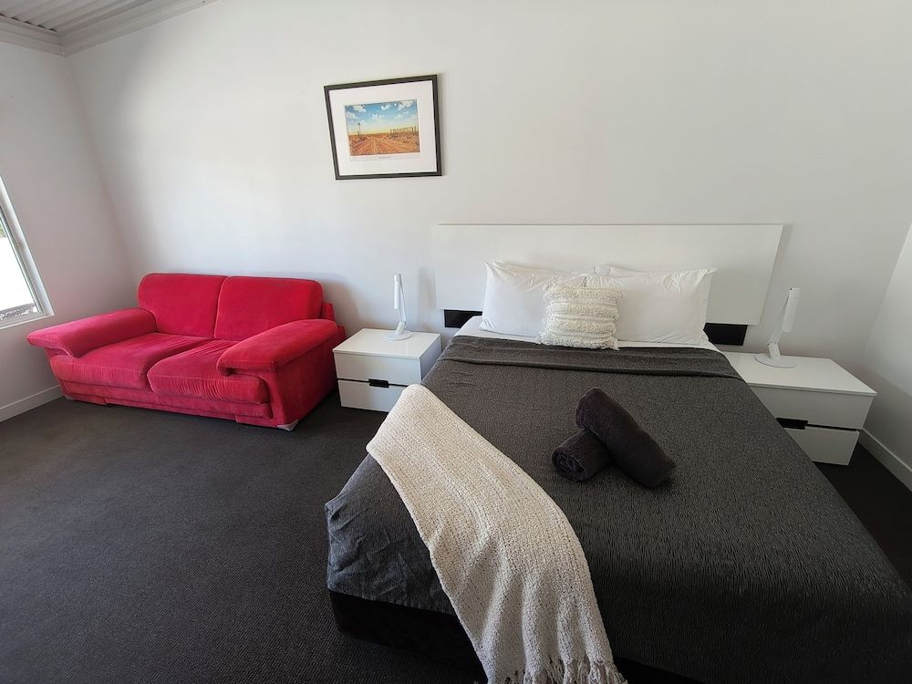 Gunnedah Lodge Motel Deluxe Room, Non Smoking (Deluxe Queen) 5