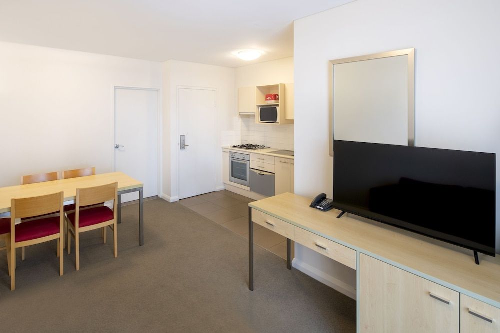 Mantra Castle Hill Sydney One Bedroom Apartment, 1 King Bed 14