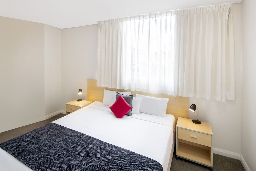 Mantra Castle Hill Sydney One Bedroom Apartment, 1 King Bed 3