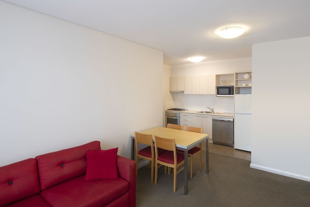 Mantra Castle Hill Sydney Two Bedroom Apartment, Two King Beds 8