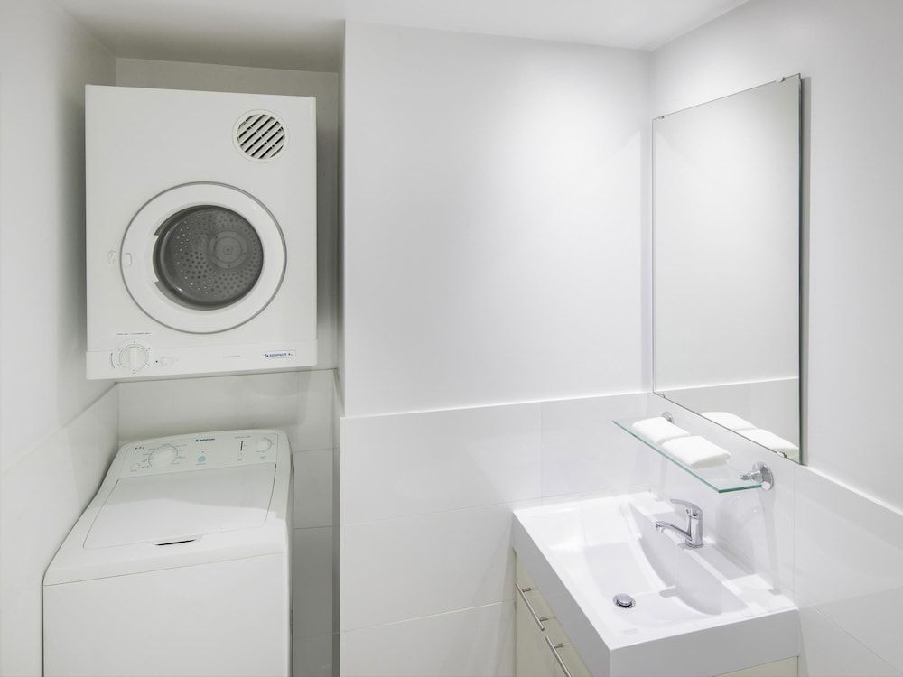 Mantra Castle Hill Sydney One Bedroom Apartment, 1 King Bed 8