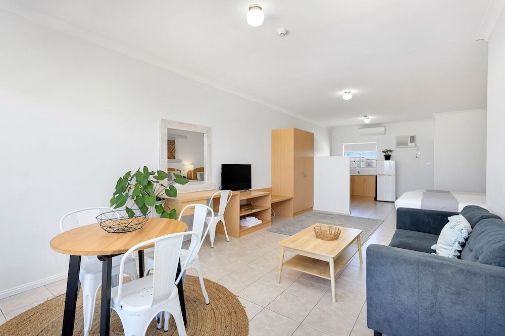 COAST motel and apartments Superior Suite with Ocean View - Upstairs 17