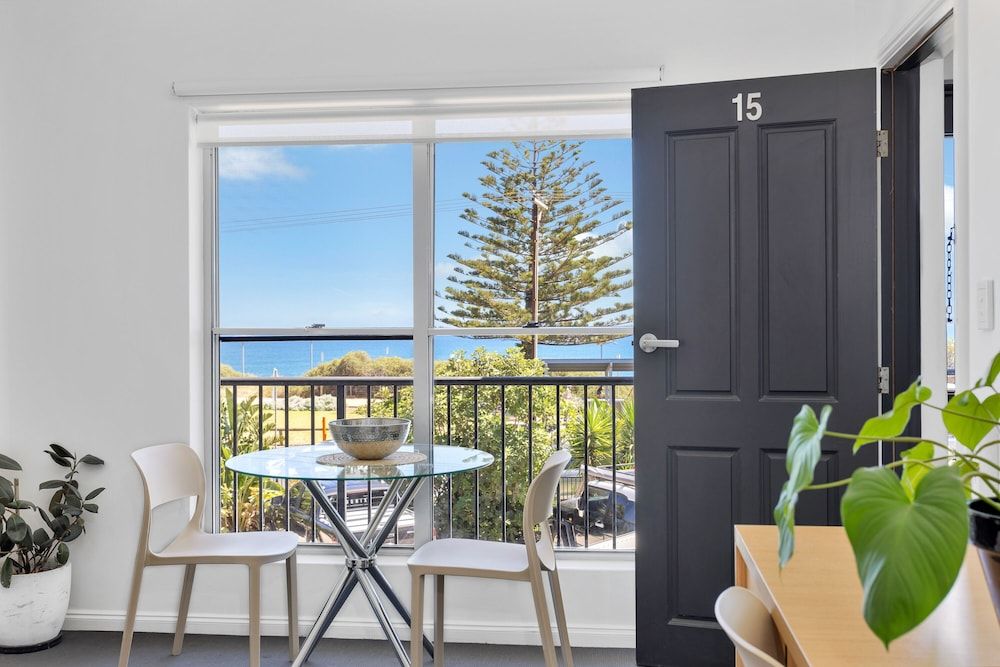 COAST motel and apartments Queen Studio with Ocean View - Upstairs 3