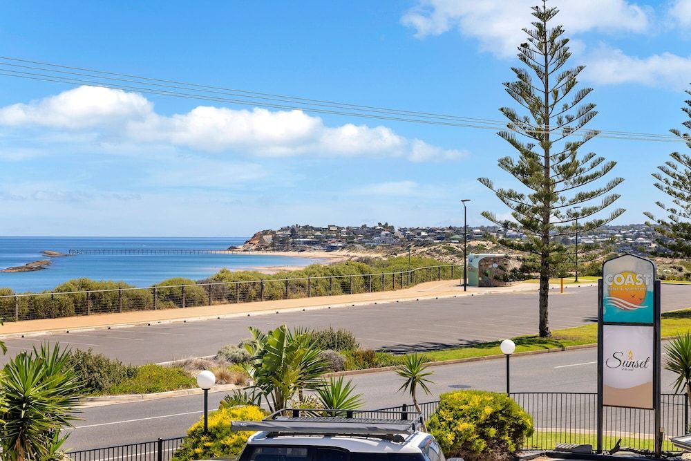 COAST motel and apartments Queen Studio with Ocean View - Upstairs 4