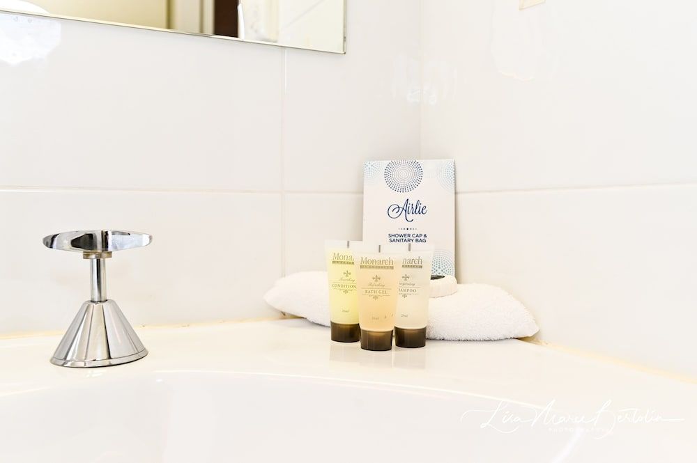 Narrandera Club Motor Inn Twin Room 7