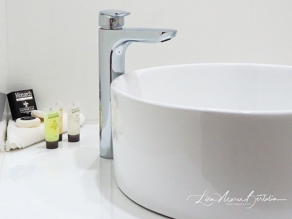 Narrandera Club Motor Inn Standard Queen Room 7