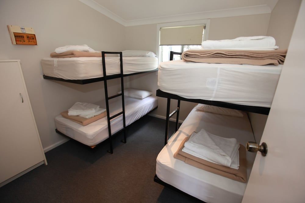 Windang Beach Tourist Park 2 Bedroom Family 6 Berth Cabin