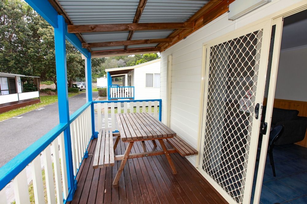 Windang Beach Tourist Park 1 Bedroom Ensuite 4 Berth Cabin 3