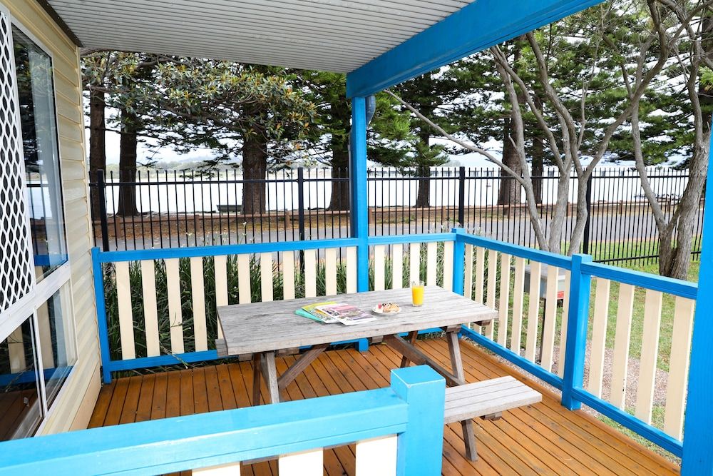 Windang Beach Tourist Park 2 Bedroom Family 6 Berth Cabin 4