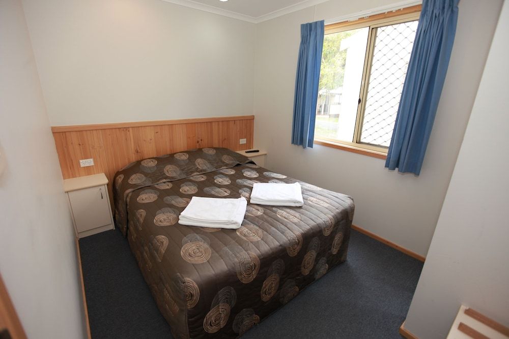 Windang Beach Tourist Park 1 Bedroom Ensuite 4 Berth Cabin