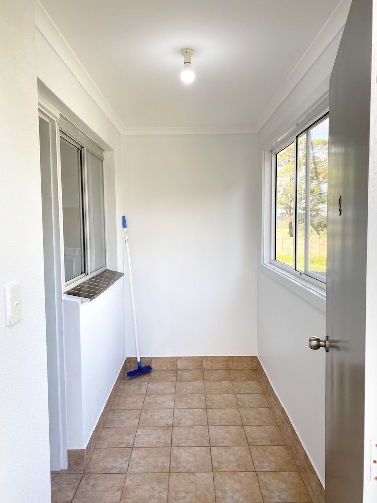 Limestone Coast Tourist Park Deluxe Cabin, 1 Bedroom 7