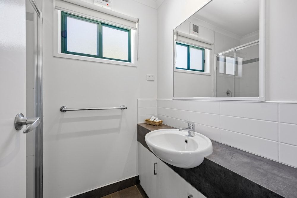 Eureka Stockade Holiday Park Two Bedroom Premium Family Villa 4