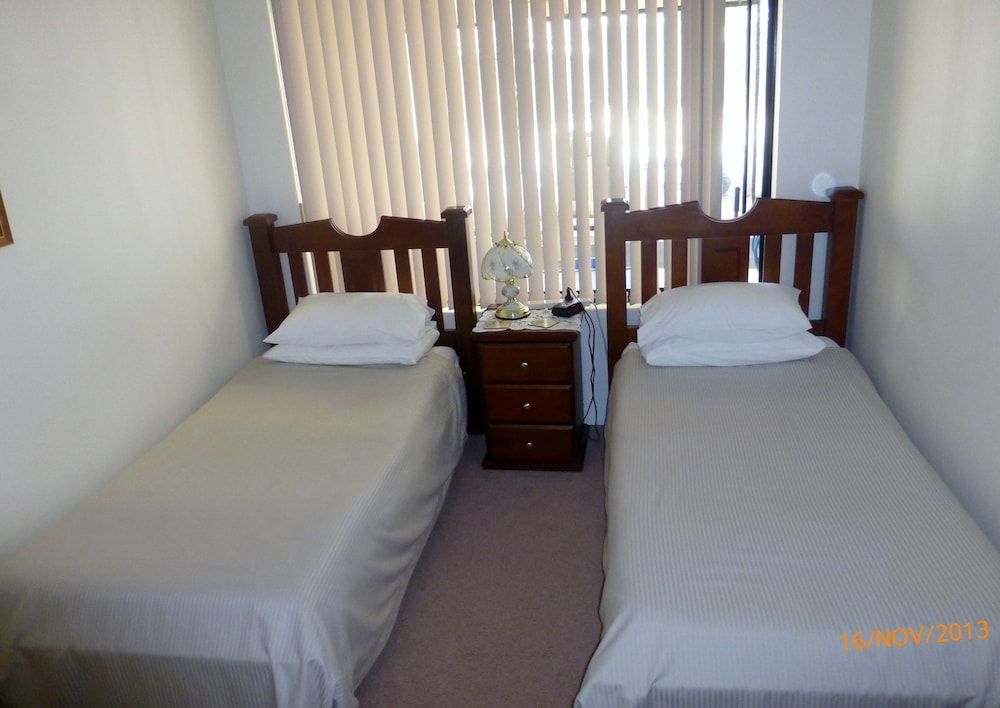 Twin Room 2 - 2 singles