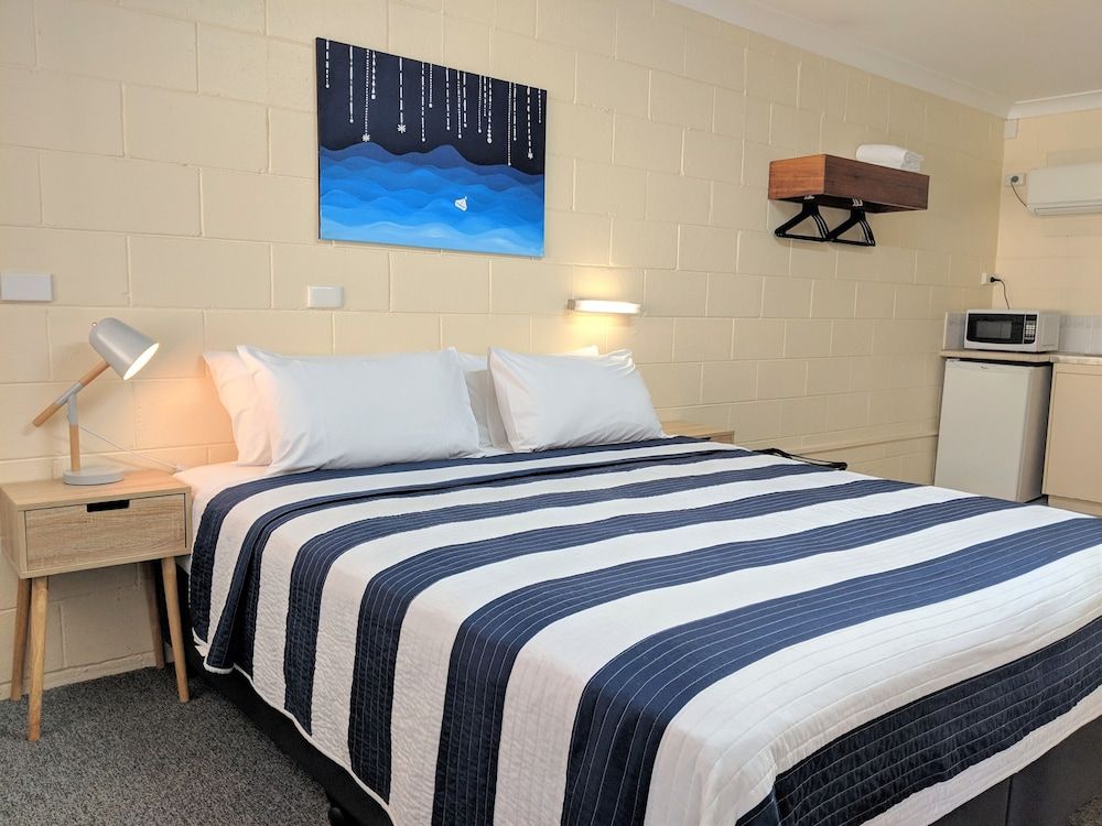 Sail Inn Motel Standard Double Room, 1 King Bed, Refrigerator & Microwave, Ground Floor