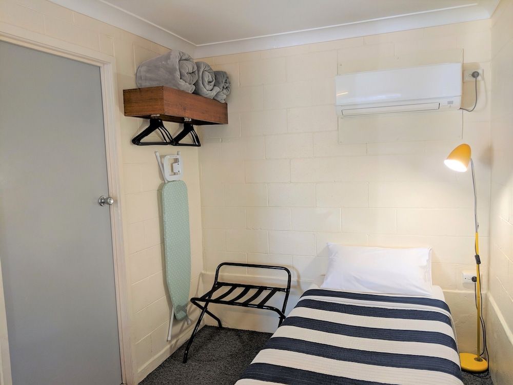 Sail Inn Motel Family Quadruple Room, Multiple Beds, Refrigerator & Microwave, Ground Floor 3