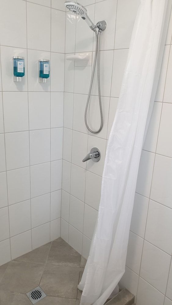 Sail Inn Motel Standard Double Room, 1 Queen Bed, Refrigerator & Microwave, Ground Floor 5