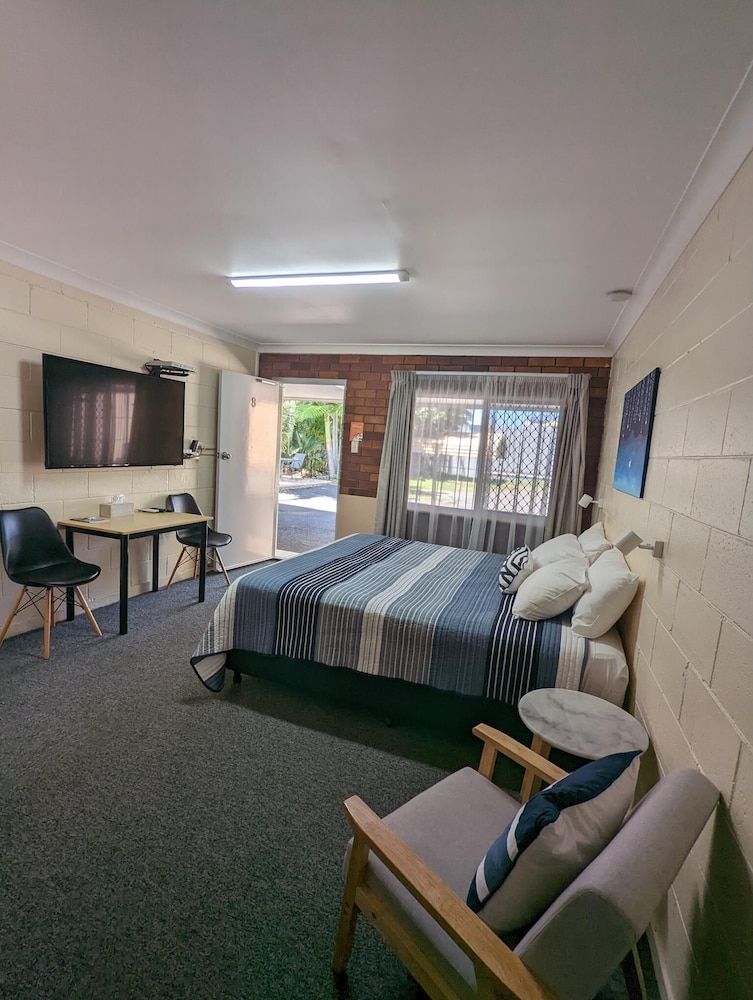 Sail Inn Motel Standard Double Room, 1 King Bed, Refrigerator & Microwave, Ground Floor 3