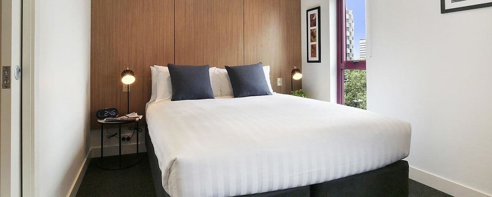 Deluxe Hotel Suite