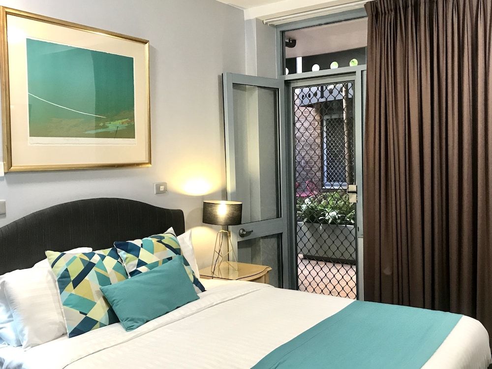 Mariners Court Hotel Sydney Queen Room 2