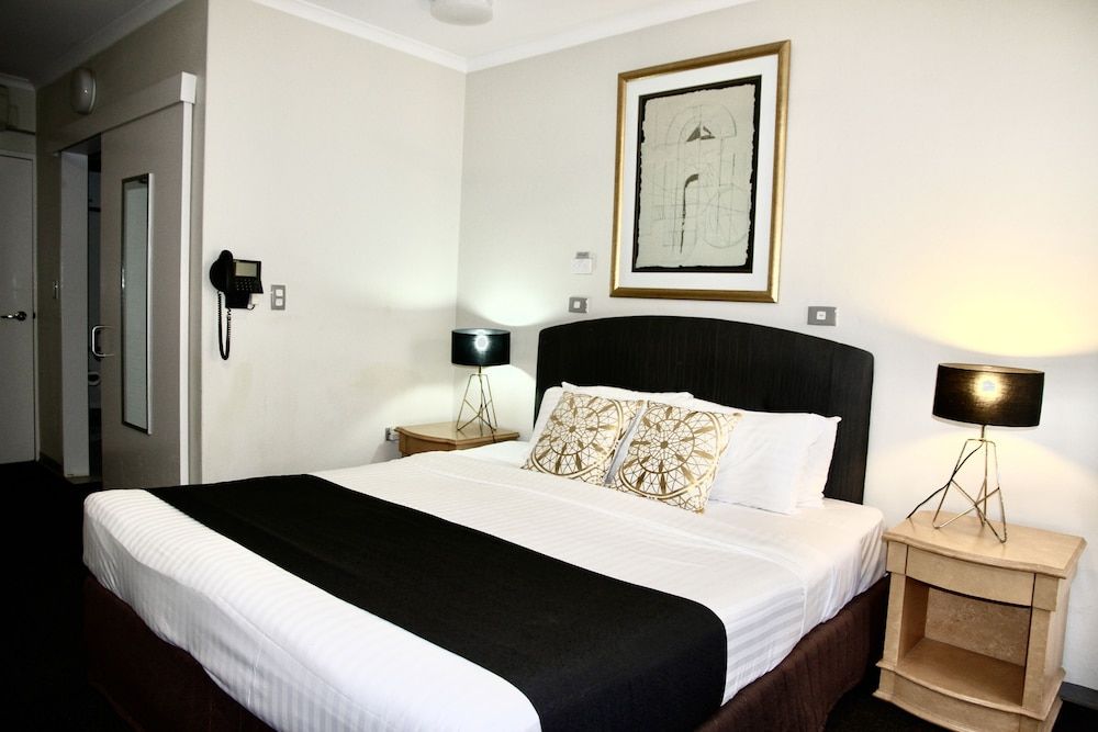 Mariners Court Hotel Sydney Queen Room 3