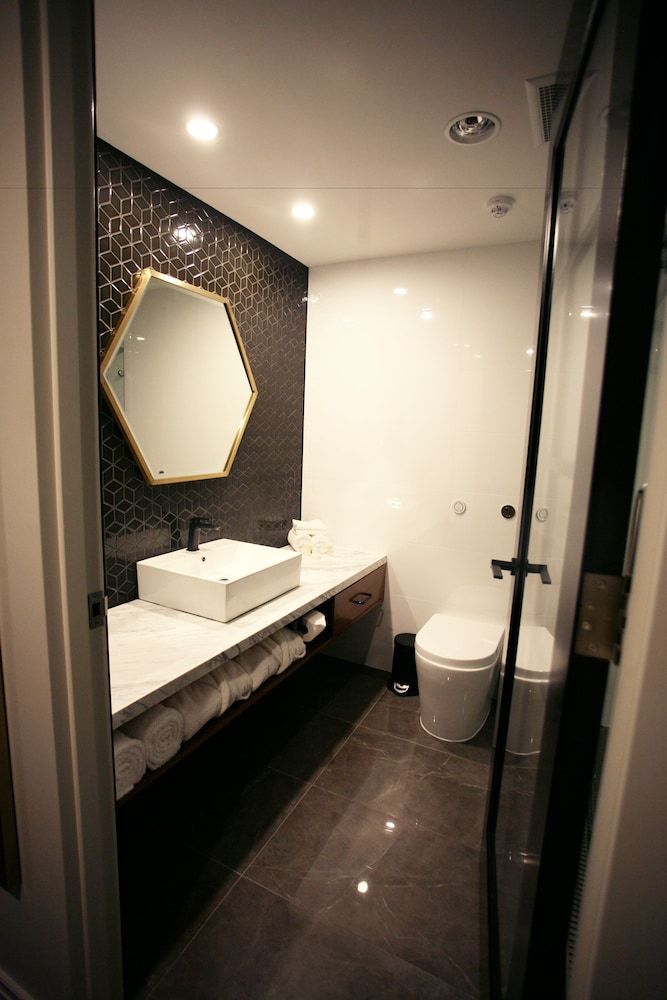Twin Queen Room