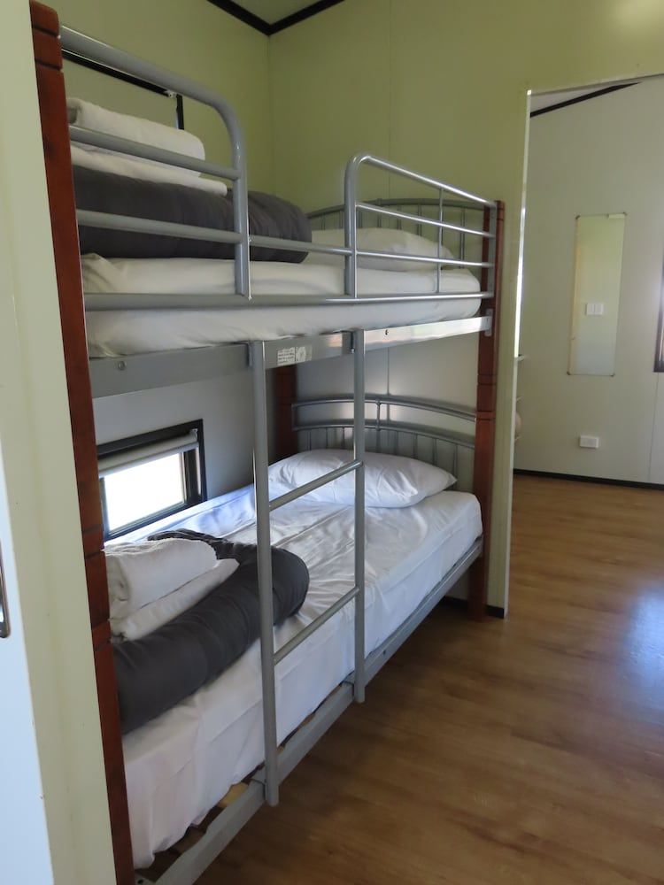 1 Bedroom cabin sleeps 4