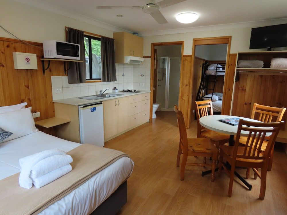 1 Bedroom Cabin sleeps 5