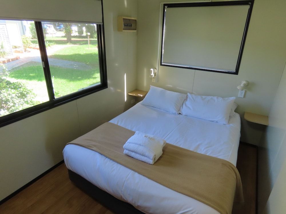 1 Bedroom cabin sleeps 4