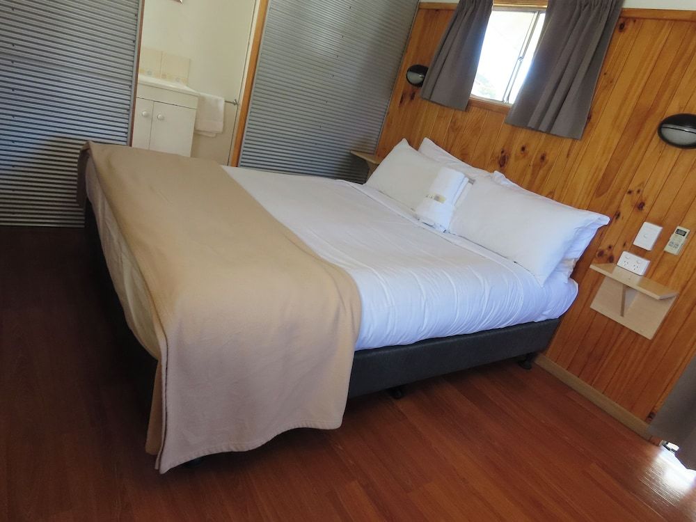 Ensuite Cabin Pet Friendly Sleeps 4