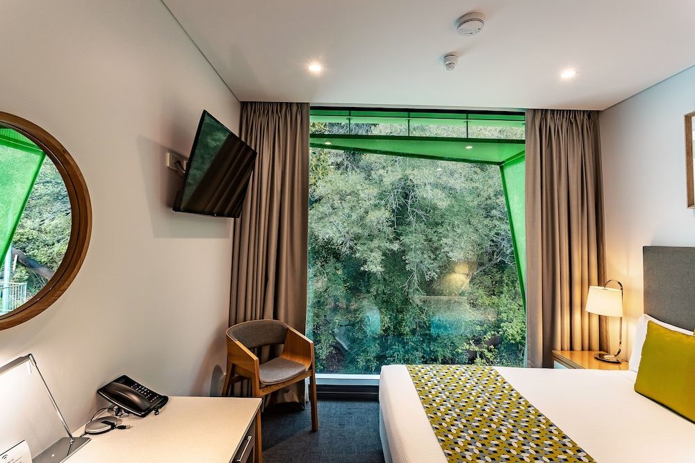 Quest Mounts Bay Road Standard Studio 3