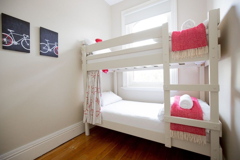 Montacute Boutique Bunkhouse Private 2-Bed Bunkroom